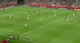 1745708153706009600.gif 【国王杯】魔笛被断孔德加时绝杀,巴萨3比2皇马夺冠