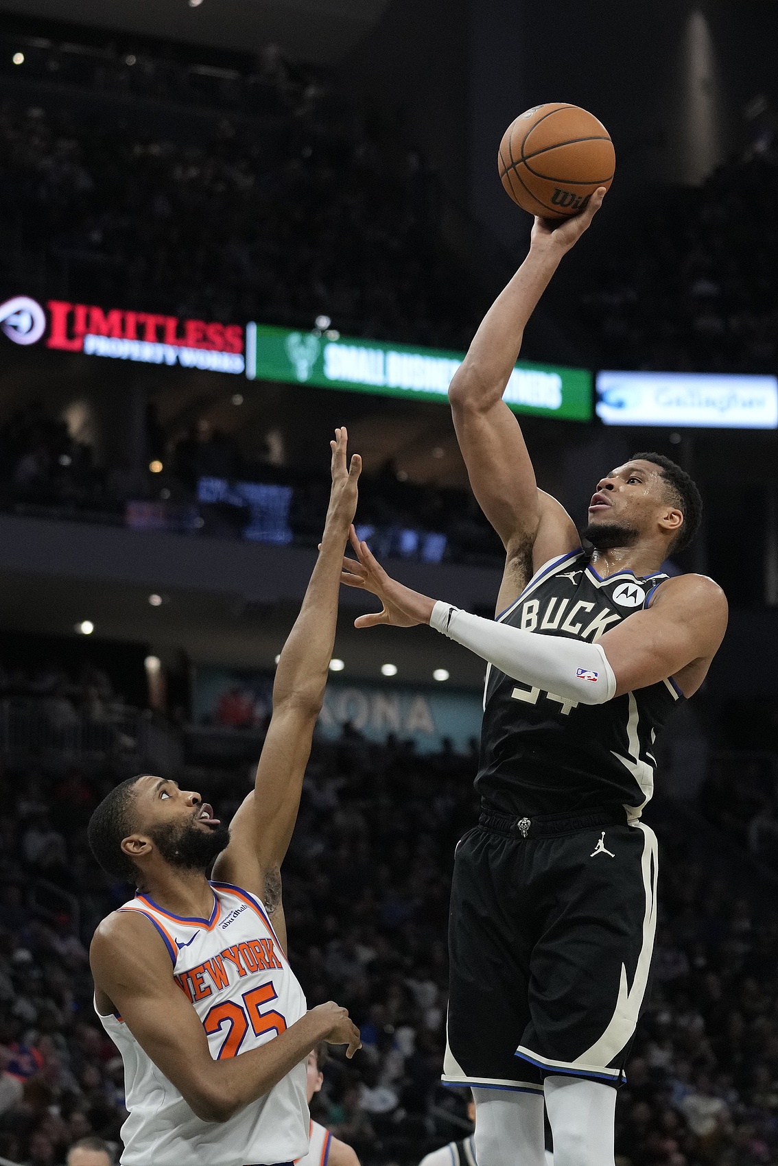 开云体育下载-雄鹿开摆得看开拓者脸色？开拓者手握霍勒迪&amp;利拉德&amp;雄鹿3年首轮