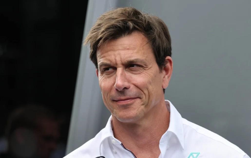 开云官网-名记：红牛因无法复刻梅奔引擎选择泄密，将和其他车队站在一块