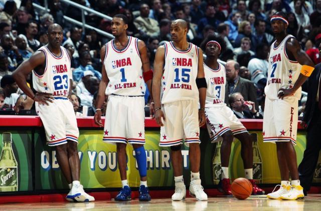 开云官网-1-75数说NBA75周年（下）詹姆斯64次赢得周最佳球员