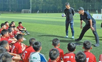 这座西部城市，发展足球有妙招（建设体育强国·足球青训观察）